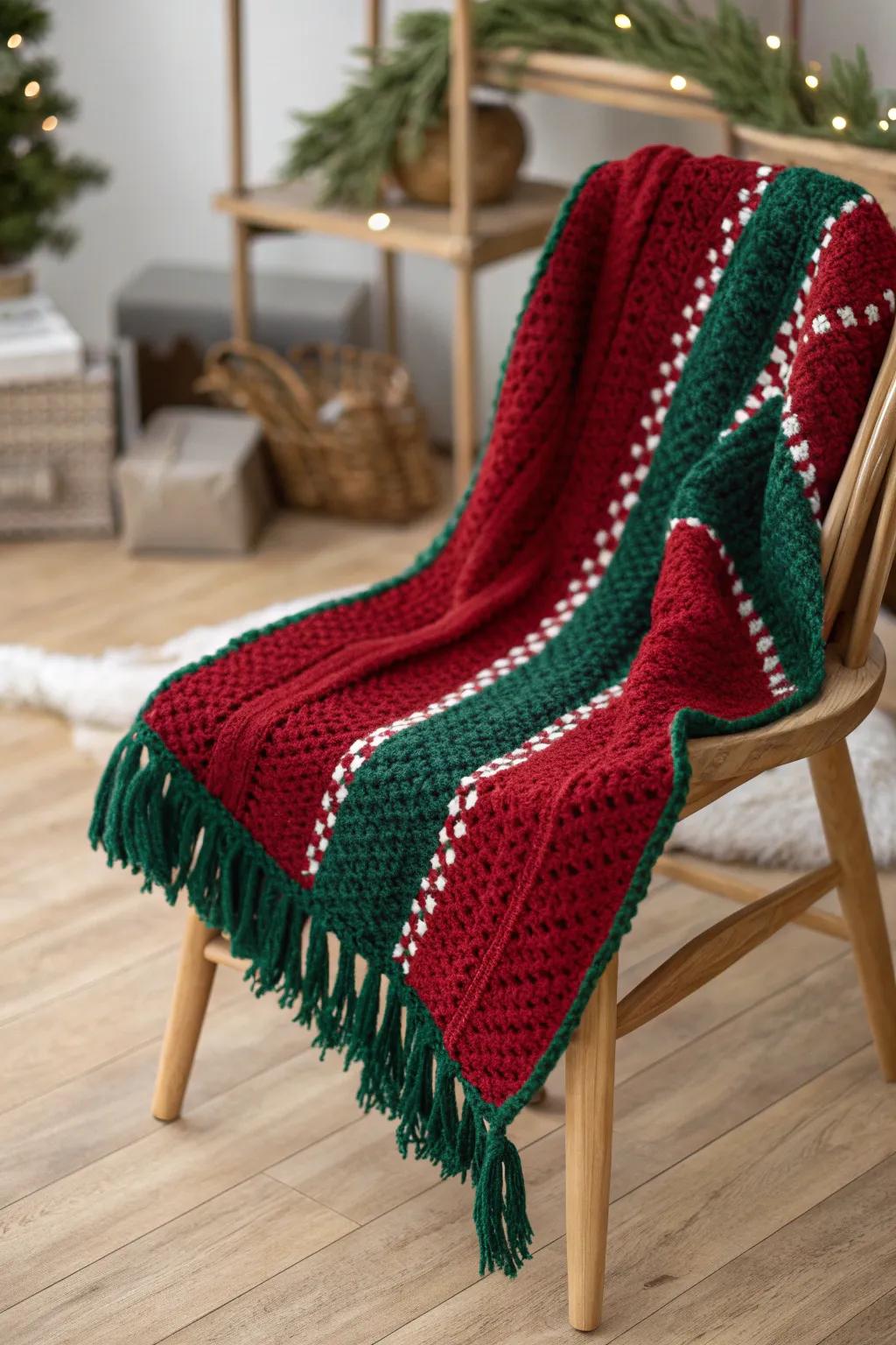 Add a festive touch to your holiday decor with this charmingly rustic crochet blanket featuring a playful fringe.