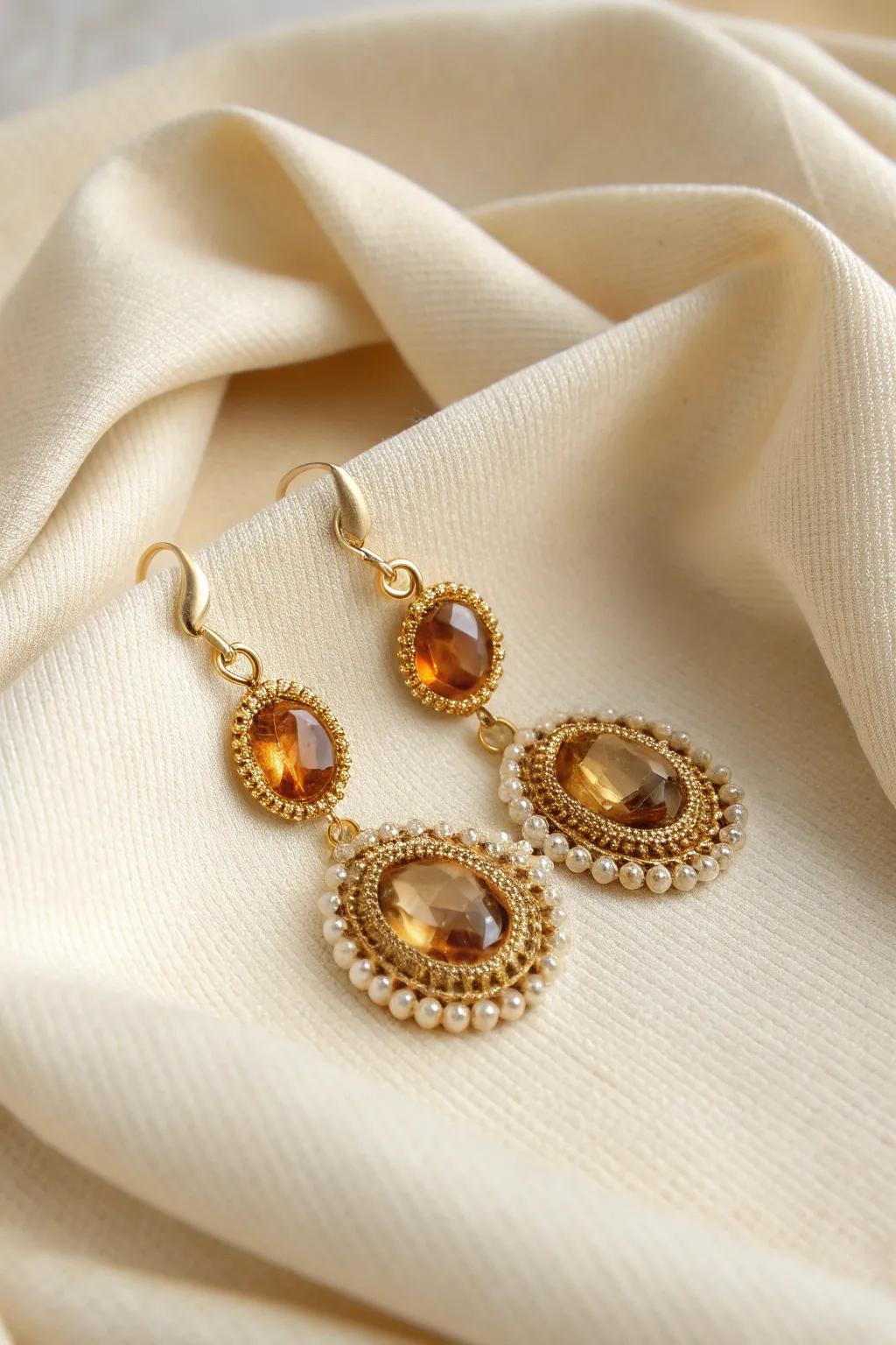 Step into elegance with these luxurious gold earrings, where boho meets minimalist charm.